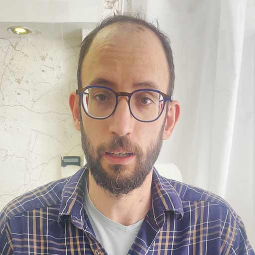 חגי הכהן- כותב קולנוע ועורך חדשות שהגיע אלינו לטיפול מקצועי בקליניקה לאחר שסבל מבעיה ברגליים שהציקה לו. אז לאחר אבחנה והערכה יסודית של הרגליים התאמנו את הטיפול לבעיה שממנה הוא סבל.